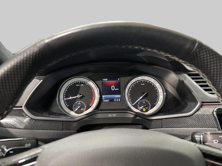 SKODA SUPERB 2019