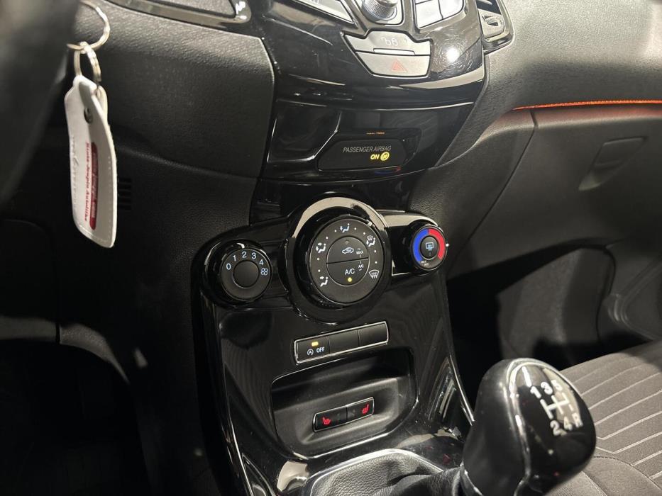 FORD Fiesta 2015