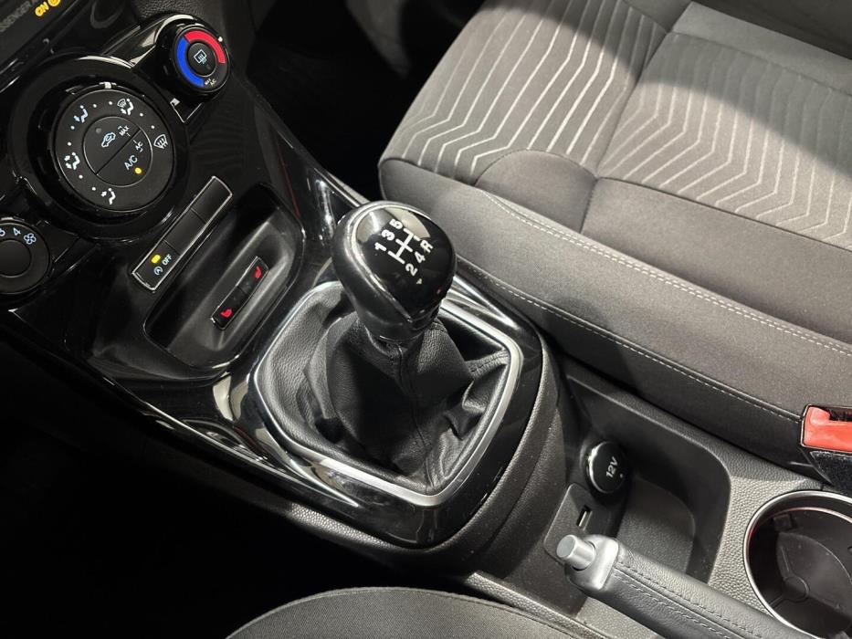 FORD Fiesta 2015