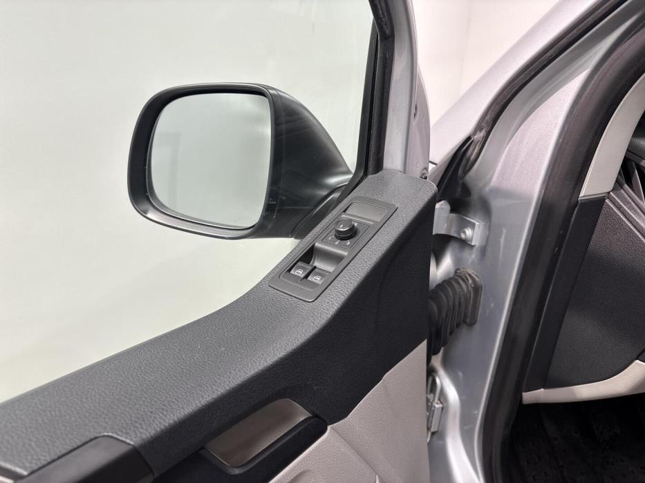 VOLKSWAGEN TRANSPORTER 2019