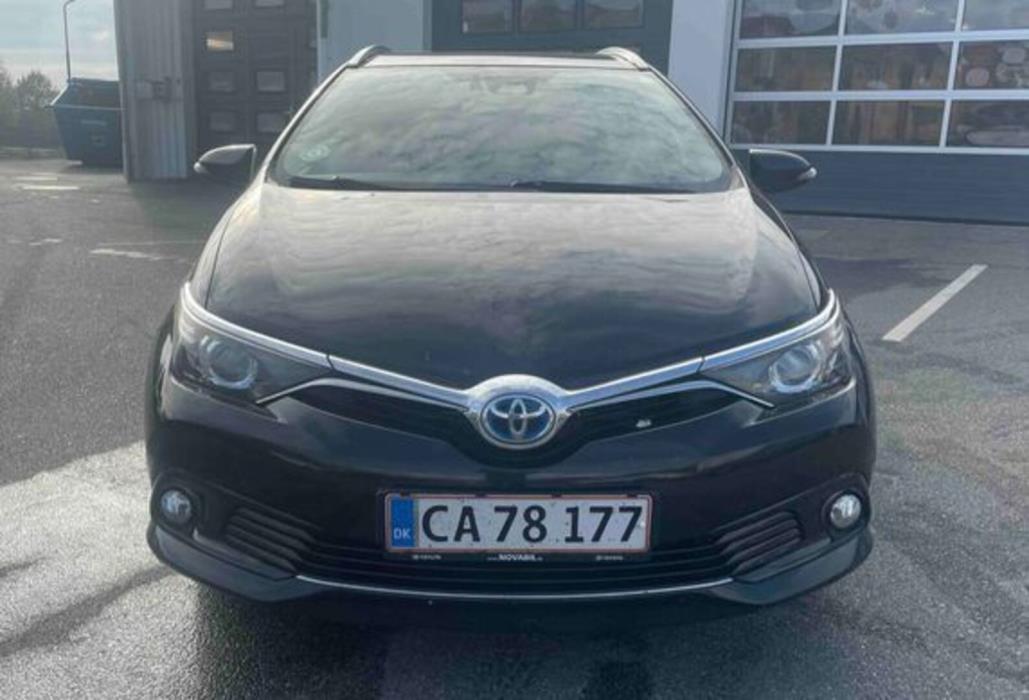 TOYOTA AURIS 2018