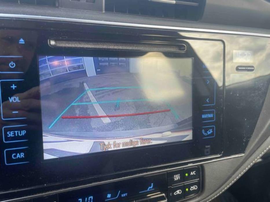 TOYOTA AURIS 2018