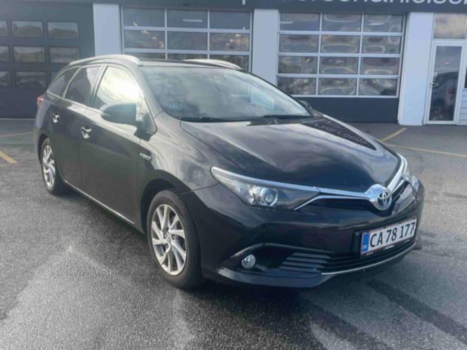 TOYOTA AURIS 2018