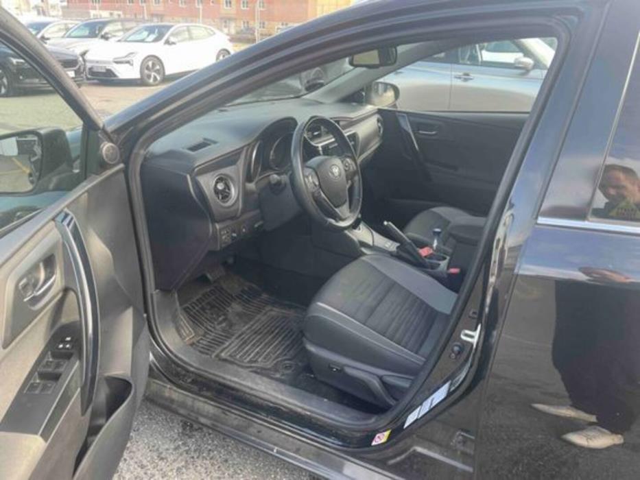 TOYOTA AURIS 2018