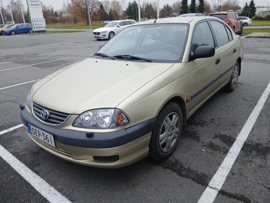 TOYOTA Avensis 2001