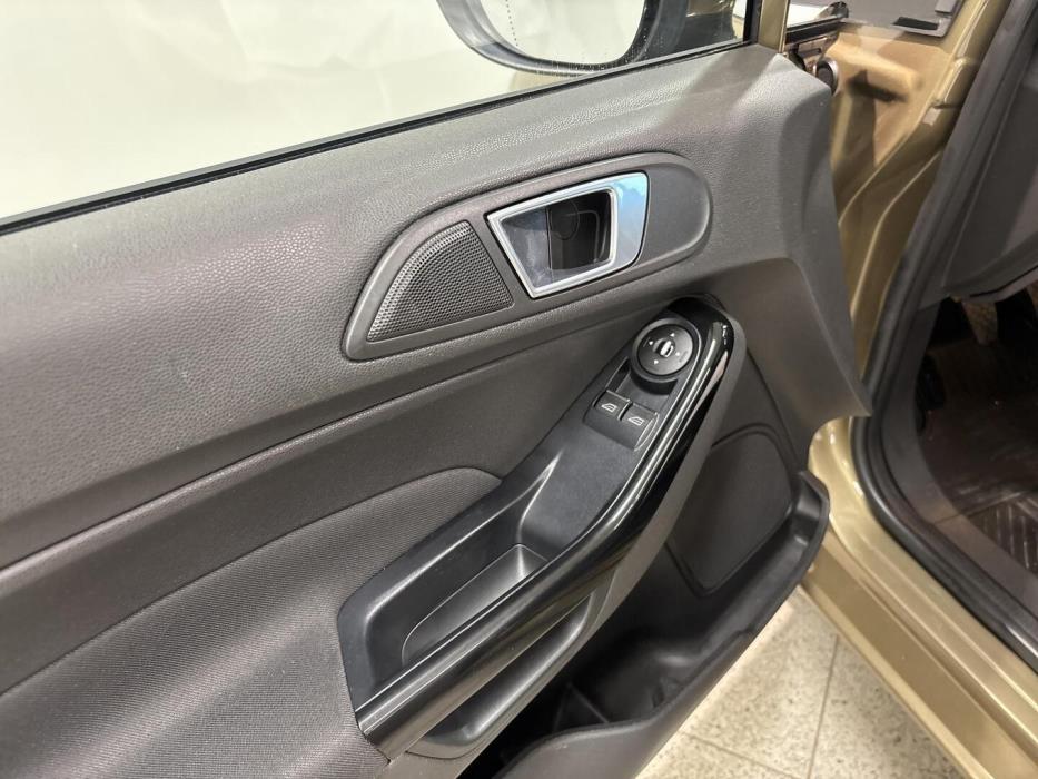 FORD Fiesta 2014