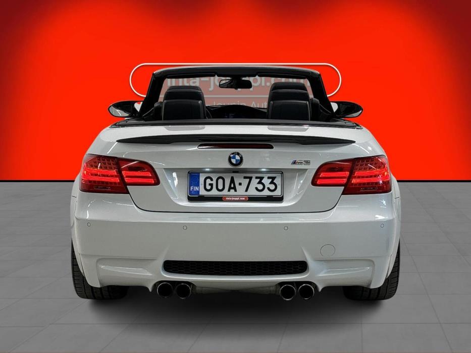 BMW M3 2011