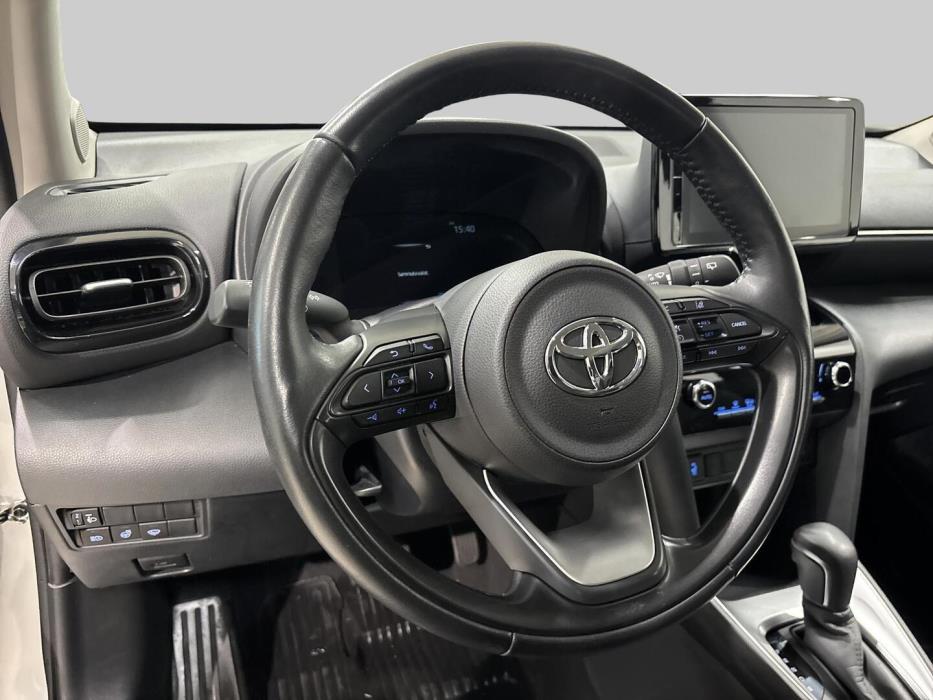 TOYOTA Yaris Cross 2023