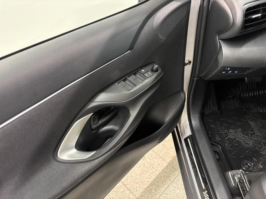 TOYOTA Yaris Cross 2023