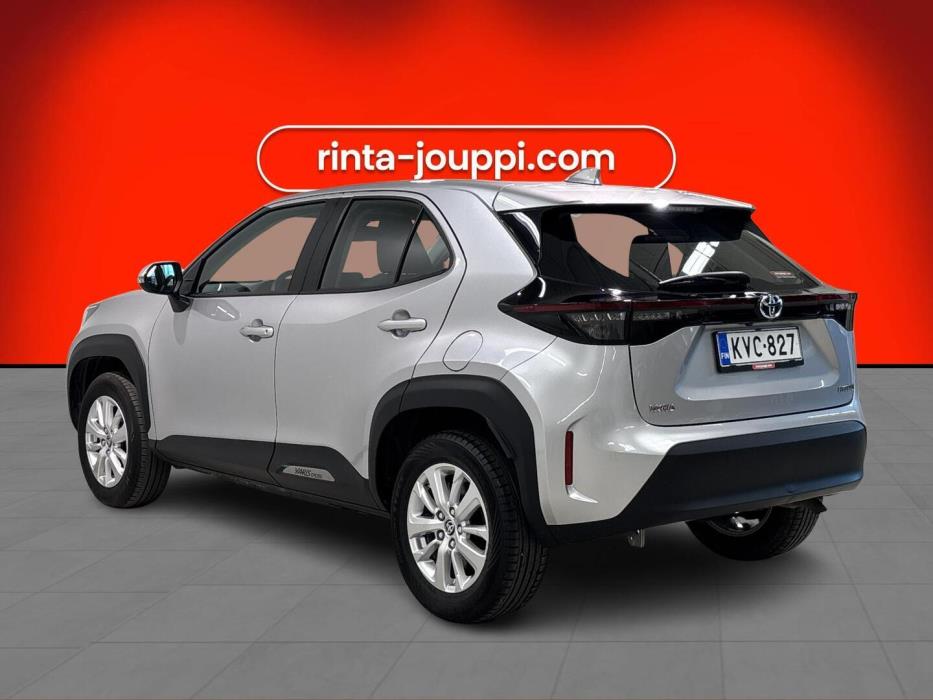TOYOTA Yaris Cross 2023