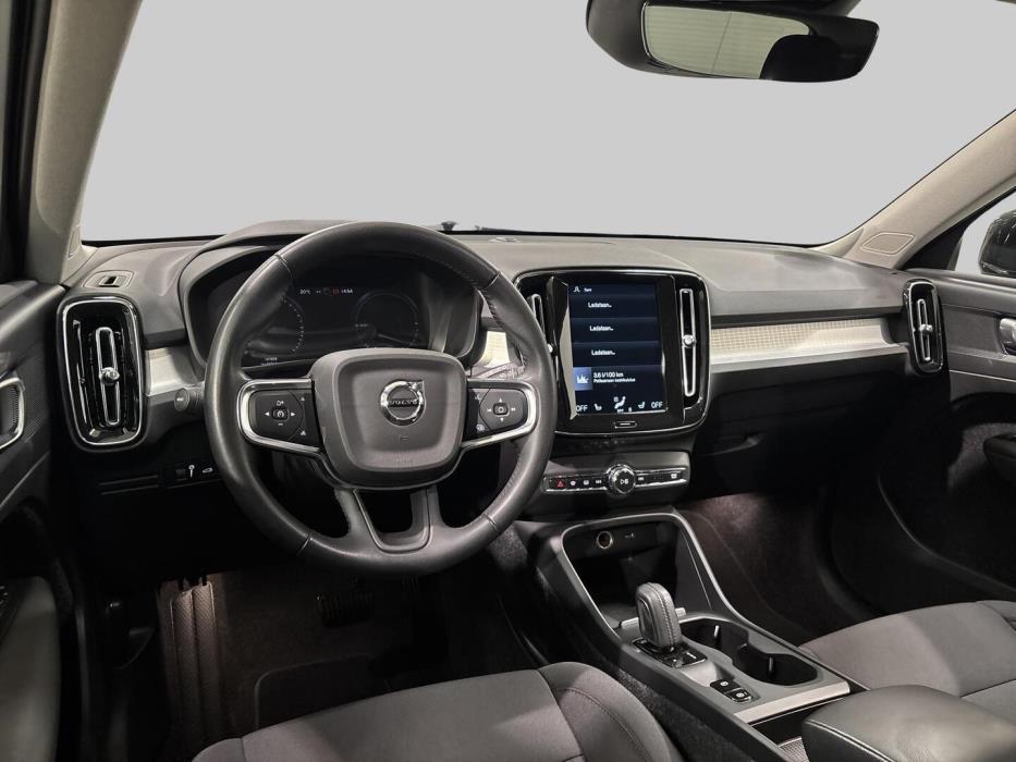 VOLVO XC40 2021