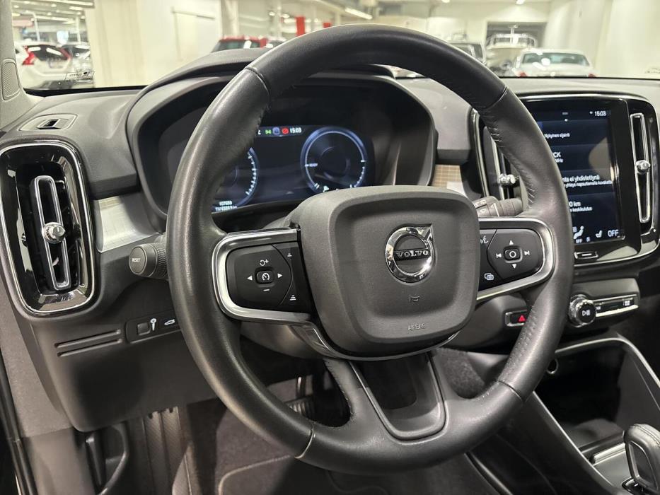 VOLVO XC40 2021