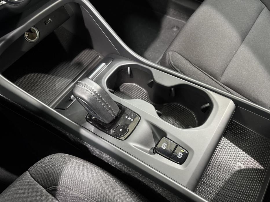 VOLVO XC40 2021