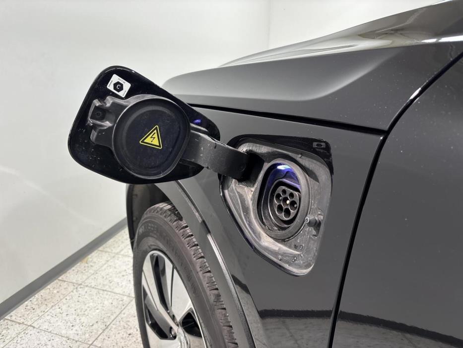 VOLVO XC40 2021