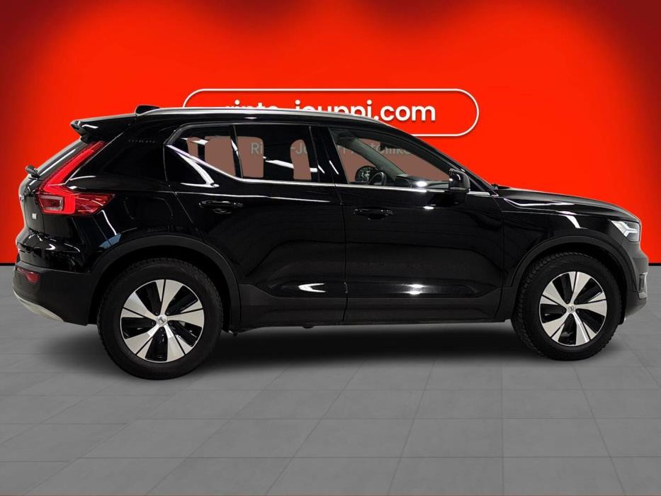 VOLVO XC40 2021