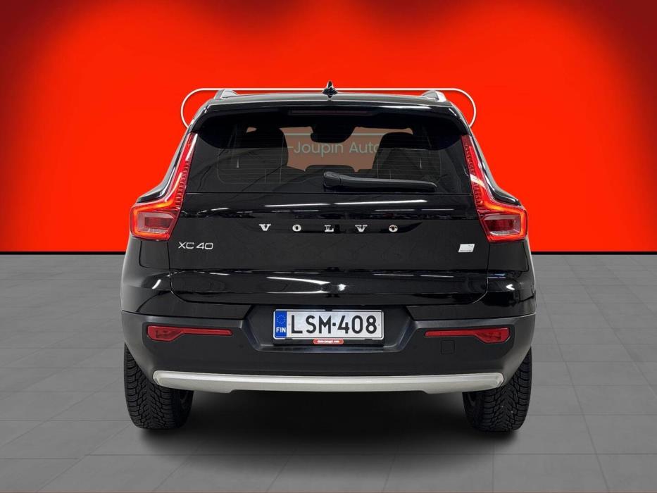 VOLVO XC40 2021