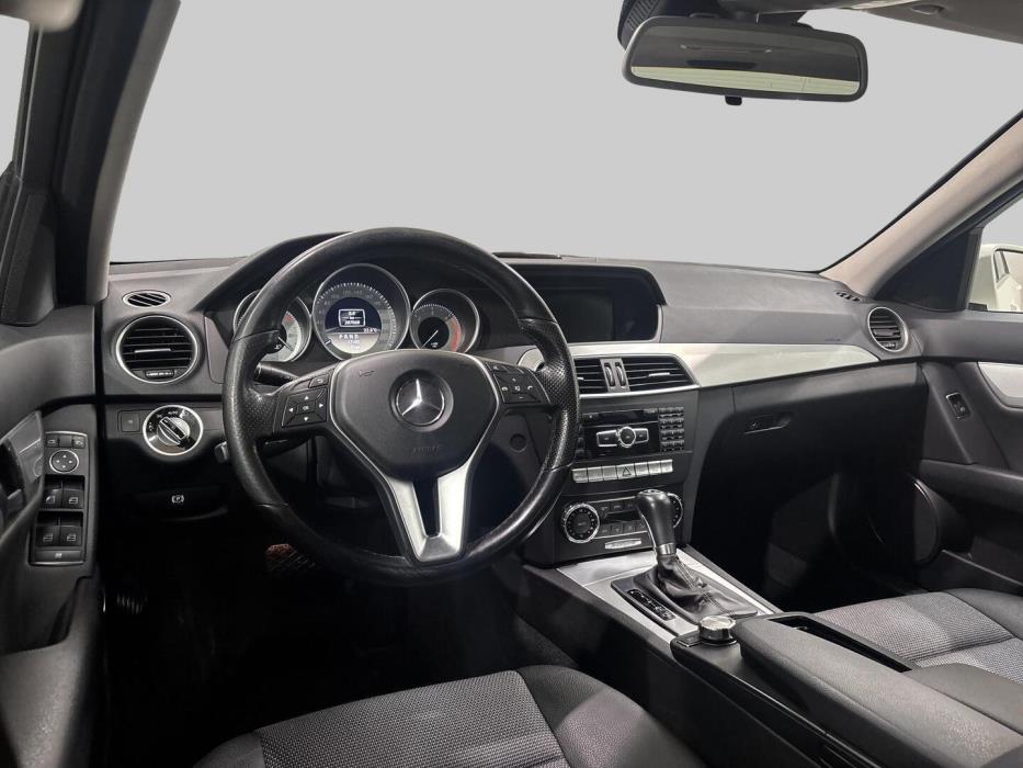 MERCEDES-BENZ C 2011
