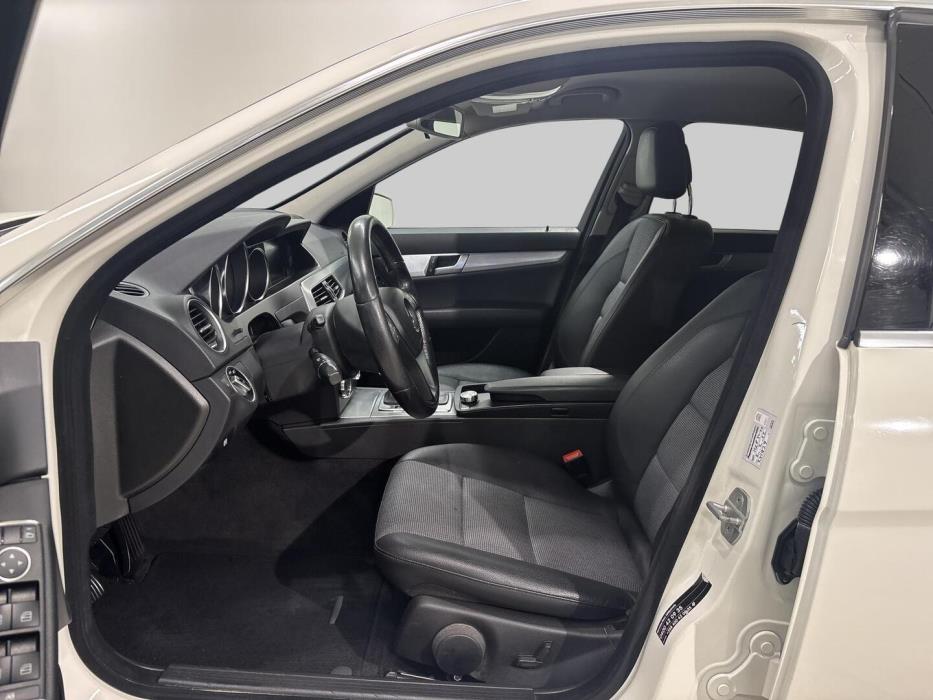 MERCEDES-BENZ C 2011