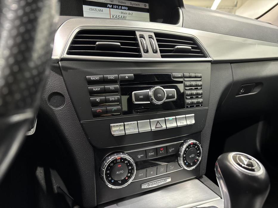 MERCEDES-BENZ C 2011