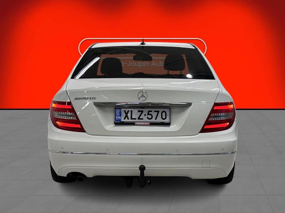 MERCEDES-BENZ C 2011