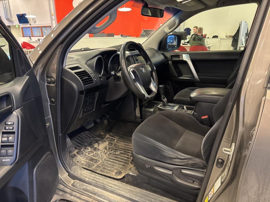 TOYOTA Land Cruiser 2015