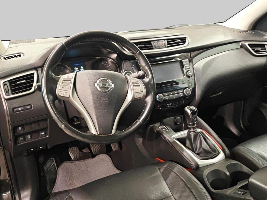 NISSAN Qashqai 2015