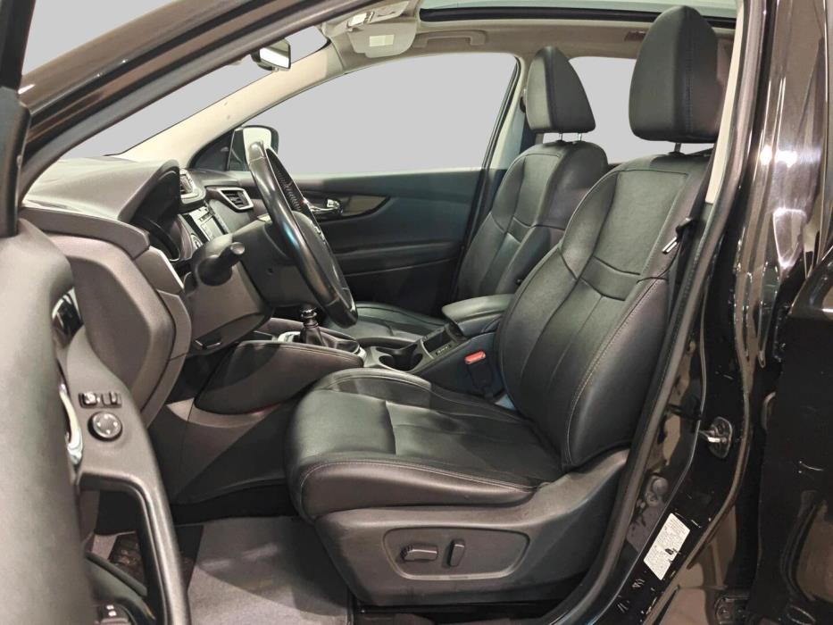 NISSAN Qashqai 2015