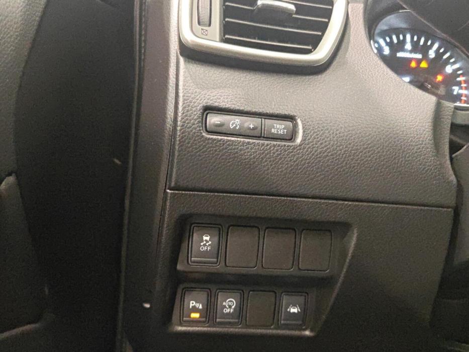 NISSAN Qashqai 2015