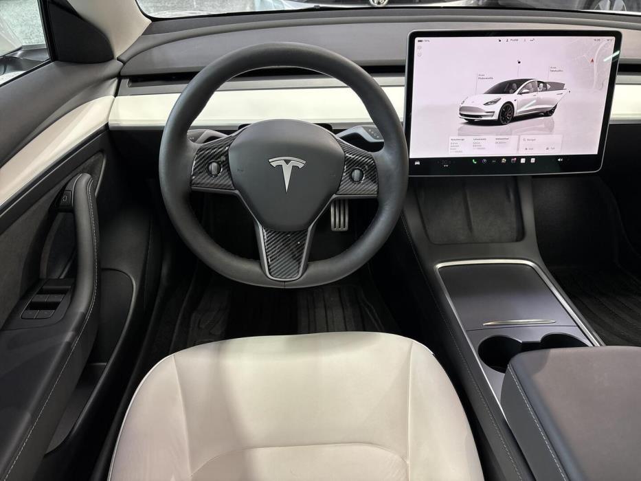 TESLA MODEL 3 2022