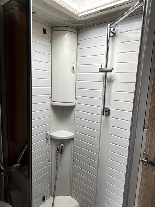 BÜRSTNER Nexxo T 715G 2013