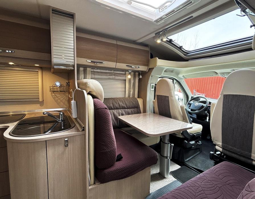 BÜRSTNER Nexxo T 715G 2013