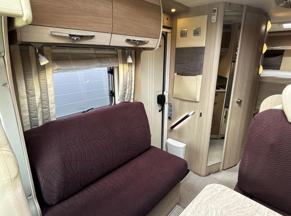 BÜRSTNER Nexxo T 715G 2013