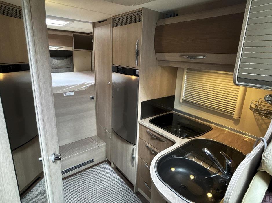 BÜRSTNER Nexxo T 715G 2013