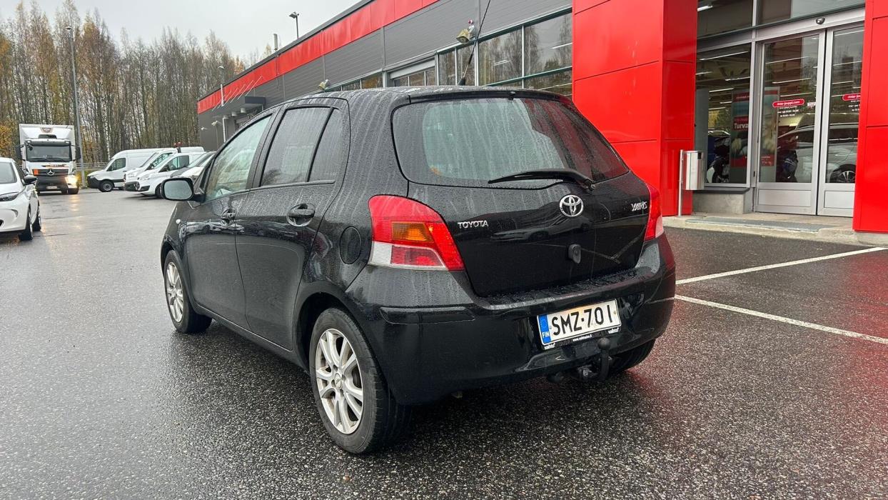TOYOTA Yaris 2009