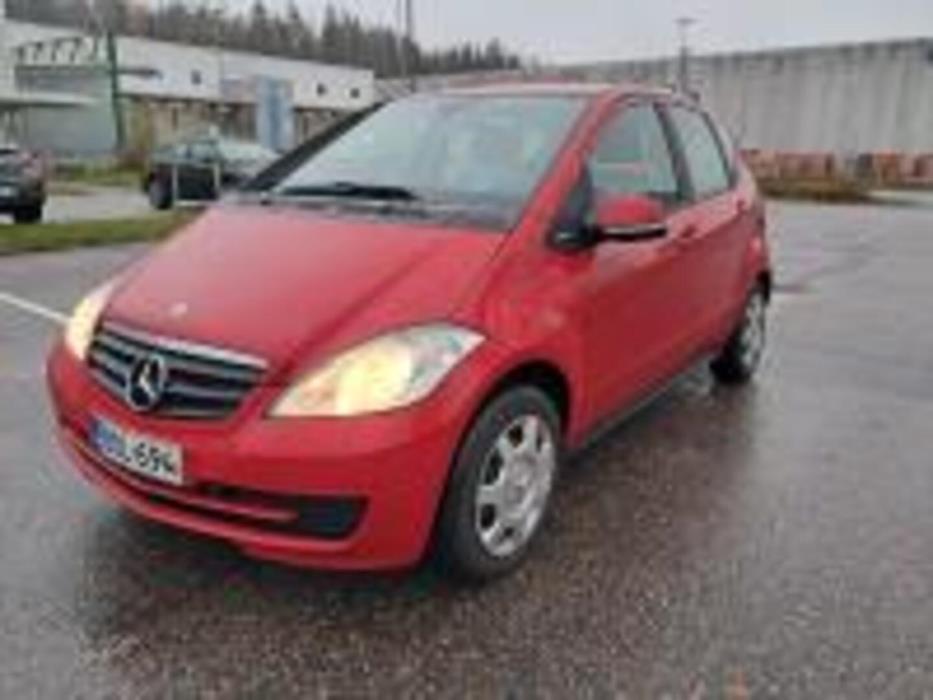 MERCEDES-BENZ A 2010