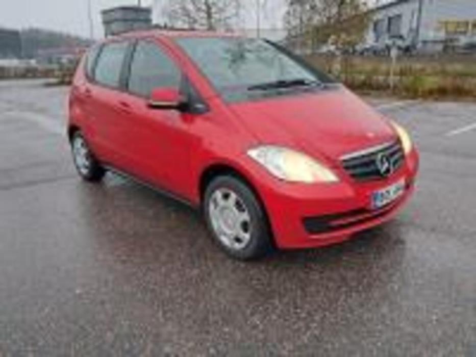 MERCEDES-BENZ A 2010