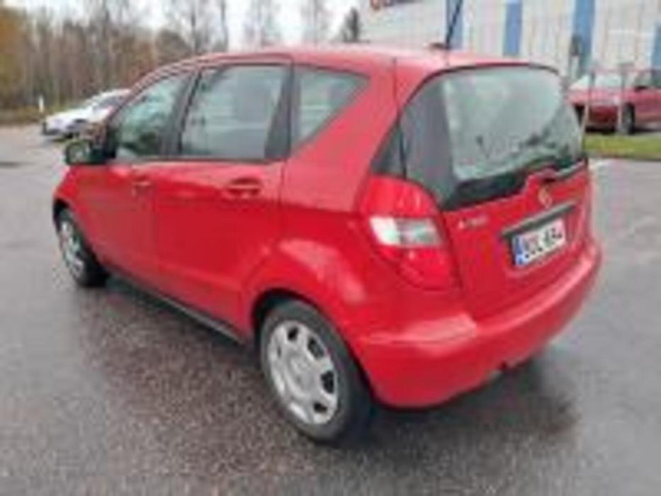 MERCEDES-BENZ A 2010