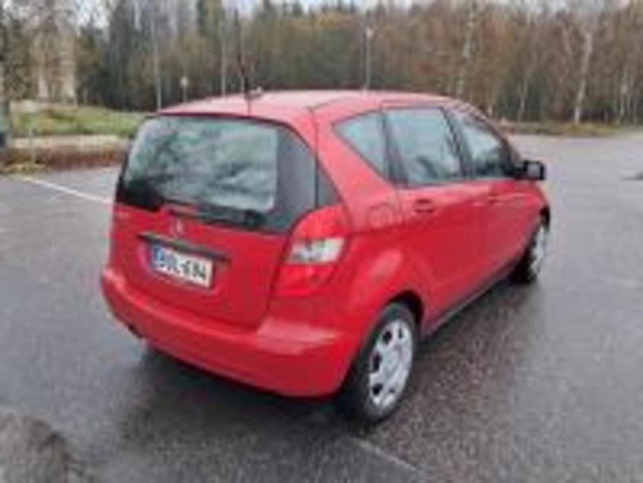 MERCEDES-BENZ A 2010