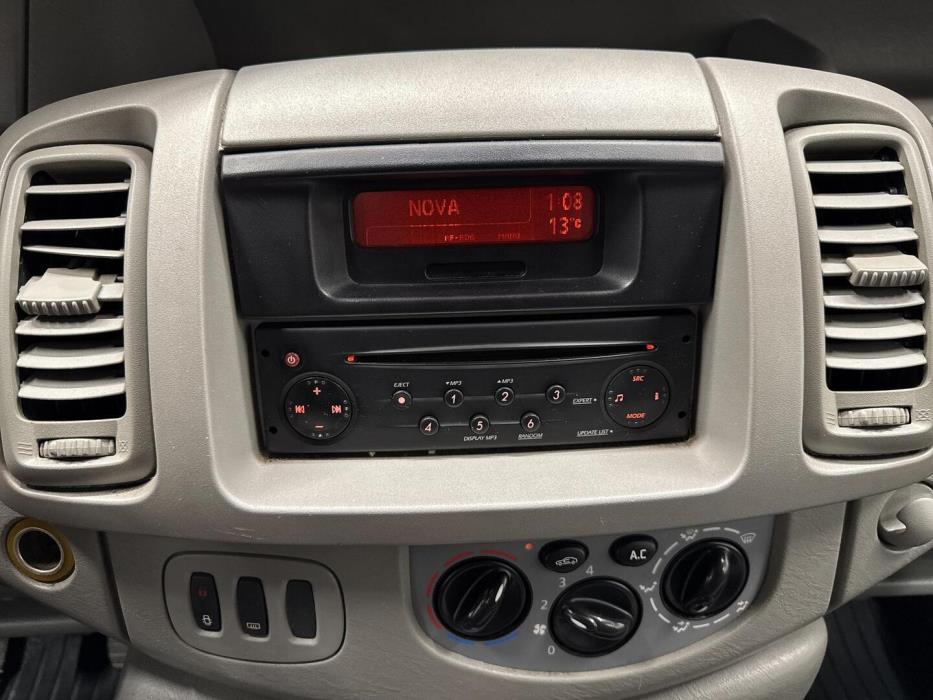 NISSAN Primastar 2010