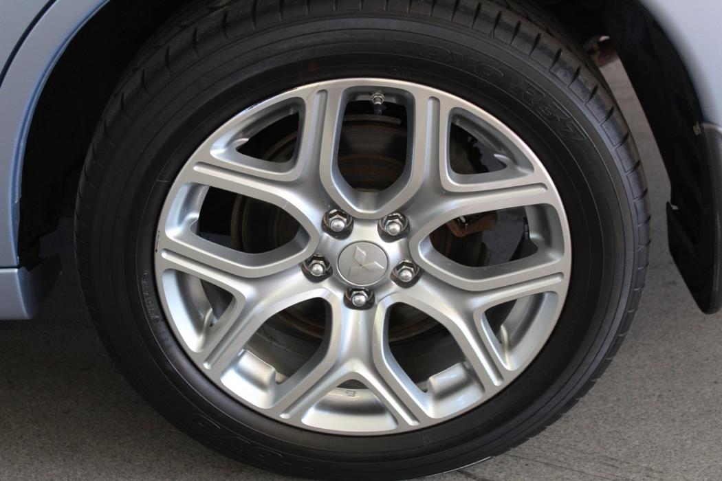 MITSUBISHI OUTLANDER PHEV 2015