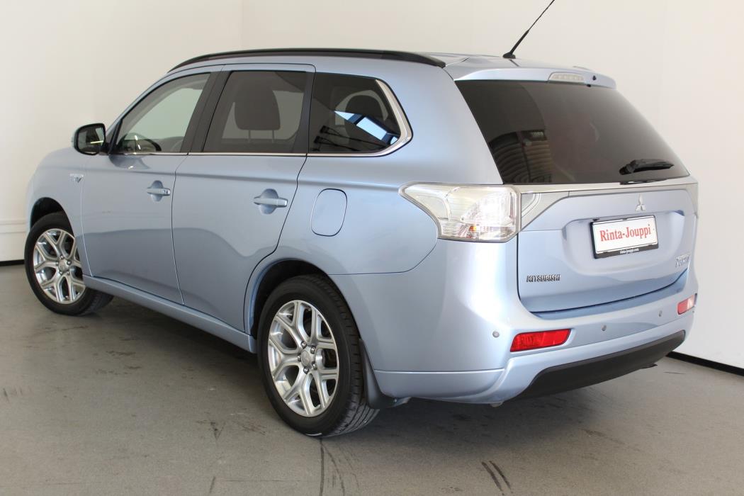 MITSUBISHI OUTLANDER PHEV 2015