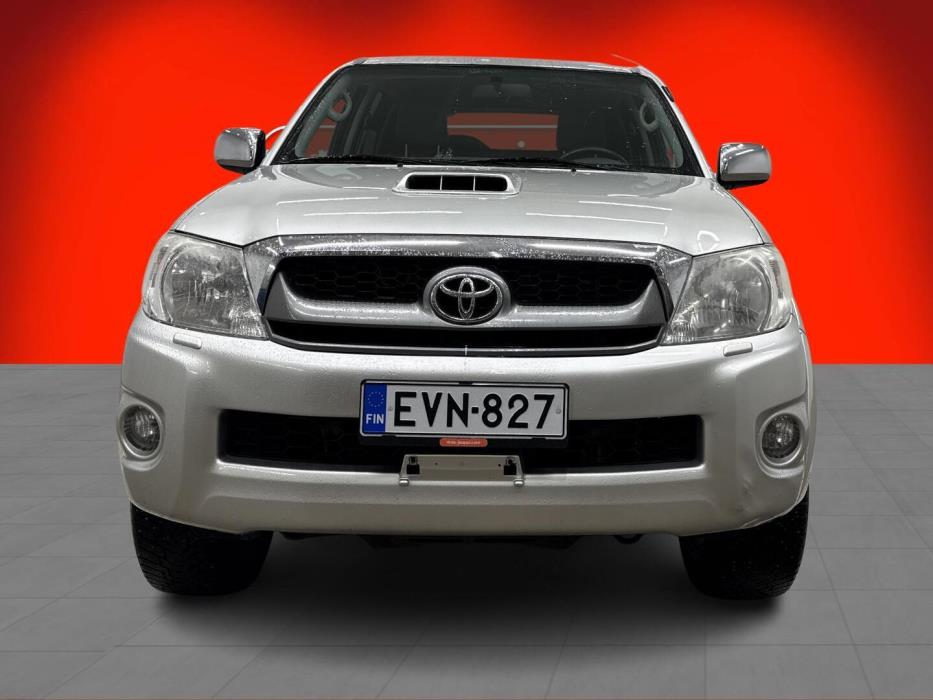 TOYOTA Hilux 2011