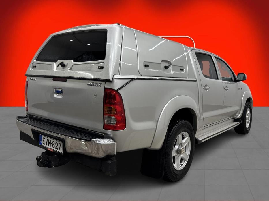 TOYOTA Hilux 2011