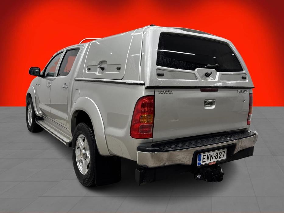 TOYOTA Hilux 2011