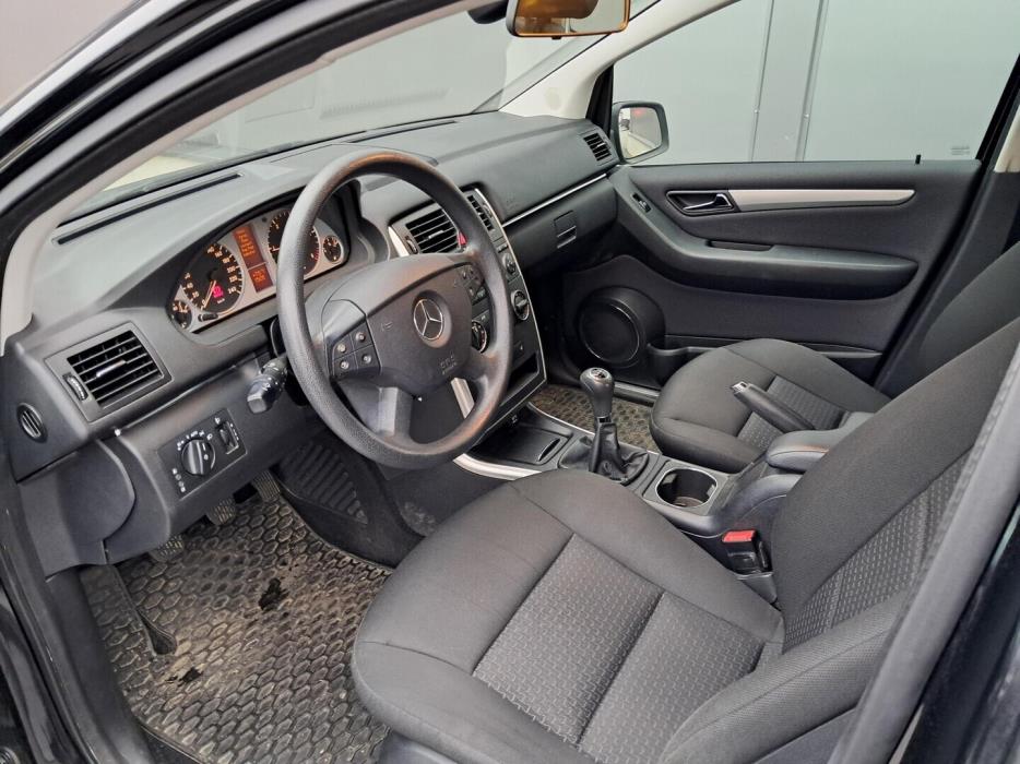 MERCEDES-BENZ B 2011
