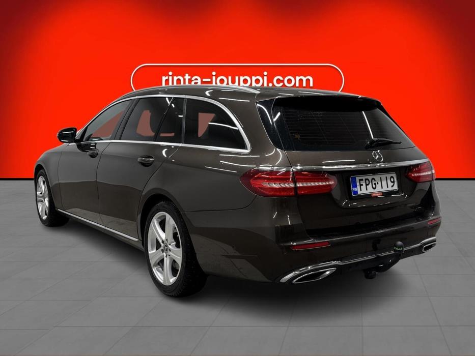 MERCEDES-BENZ E 2017