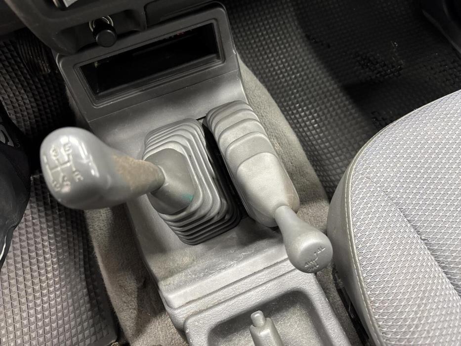 MITSUBISHI L200 2002