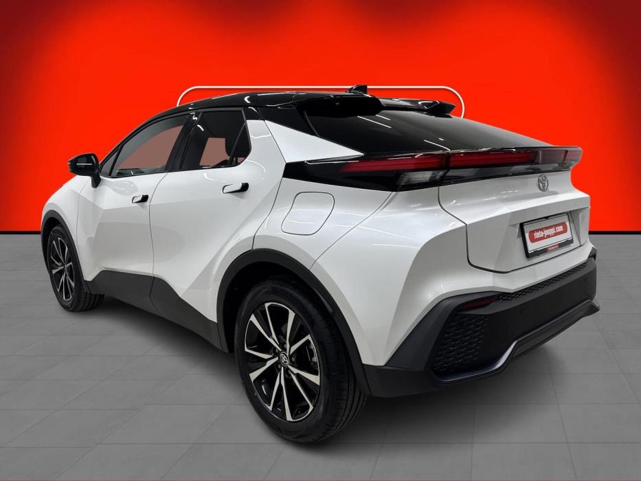 TOYOTA C-HR 2025
