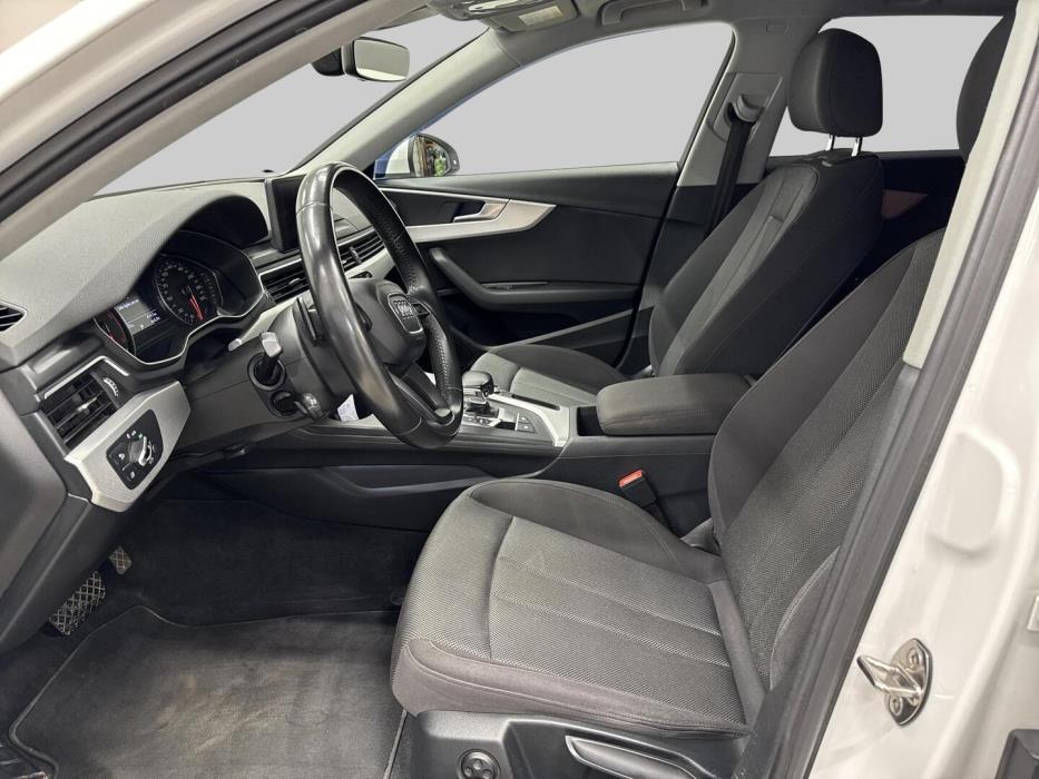 AUDI A4 2016