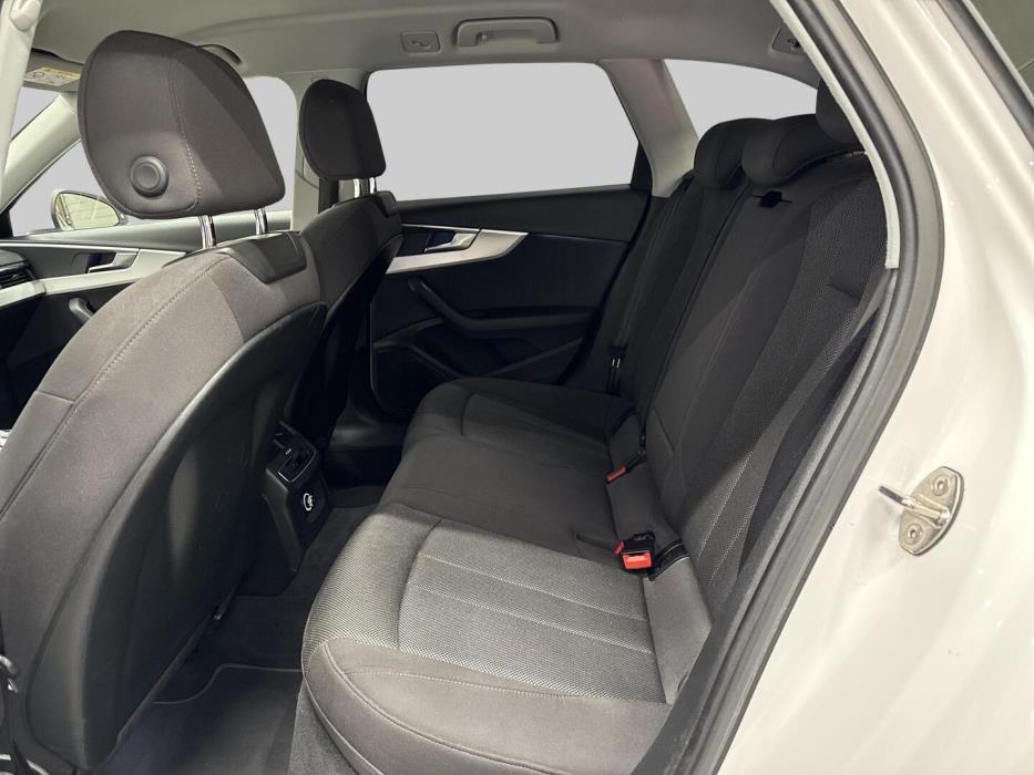 AUDI A4 2016